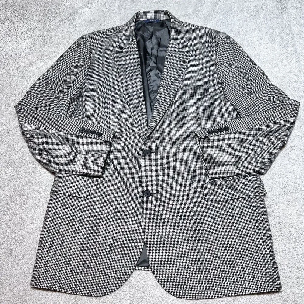 Brooks Brothers Black and White Micro Houndstooth Sport Coat